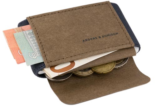 slim wallet aus nachhaltigen Materialien in Braun/Grau