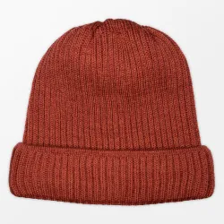 Our merino wool beanie with a ri...