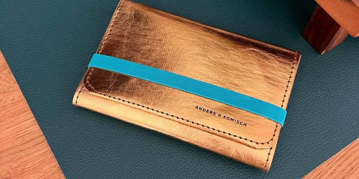 Goldener Geldbeutel für Damen.